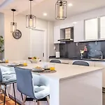 Caniço Penthouse By Homie Appartement