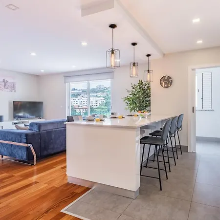 Canico Penthouse By Homie Lejlighed